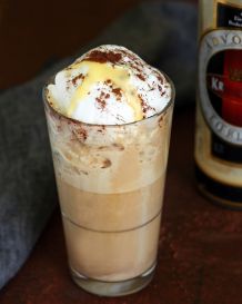 Kaffee mit Schuss