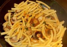 Nudeln mit Champignons