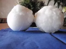 Schneebälle aus Wachs (zur Dekoration)