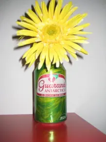 Getränkedosen als Vase / Utensilo