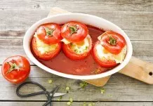 Gebackene Tomaten mit Schafskäse und Gouda überbacken