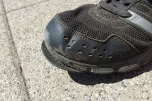 Schuhe mit abgelöster Sohle mit Pattex Compact retten