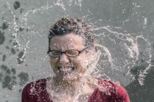 Gesicht kühlen und Beauty Pflege im Sommer