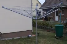 Kleiderbügelhalterung für die Wäschespinne