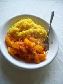 Gelber Reis mit süß-saurer Soße