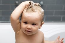 Haare waschen bei Kleinkindern