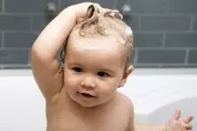 Haare waschen bei Kleinkindern