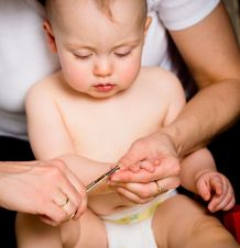 Nägel schneiden bei Kleinkindern