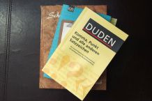 Muffig riechende Bücher mit Waschpulver auffrischen