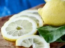 Würzen mit selbstgezogenen Zitronenblättern
