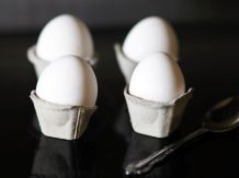 Selbstgemachte Einweg-Eierbecher aus Eierkartons
