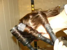 Durchgestuftes Haar föhnen - Ergebnis fast wie frisch vom Friseur