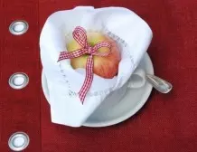 Tischdeko Idee zum versunkenen Apfelkuchen