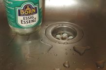Abflüsse sauber halten mit Essig- oder Zitrusessenz