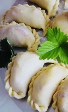 Pierogi z Kapusta i Grzybami - Polnische Maultaschen