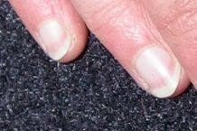 Weiße Nagelspitzen mit zwei kleinen Tricks