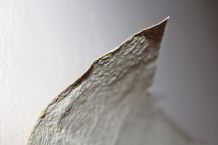 Tapete löst sich: Tapetenkleister mit Spritze auftragen