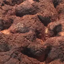 Gezupfter Kuchen mit Zimt und Zucker
