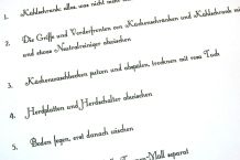 Putzaufgaben präzise aufschreiben - so hilft die Familie mit