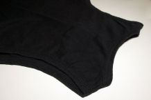 Brust im Winter schützen - Sommer-T-Shirts umgekehrt tragen
