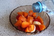 Obstsalat mit Selters