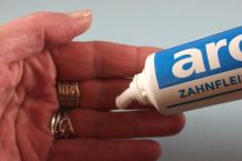 Zwiebel- u. Knoblauchgeruch von Händen entfernen - mit Zahnpasta