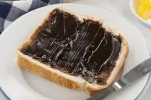 Super gesunder Hefeextrakt - Vegemite und Marmite