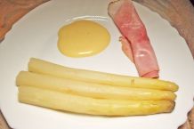 So wird gekochter Spargel ganz mild