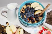 Apfel-Rohkost-Müsli mit kernigen Haferflocken