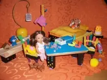 Möbel für die Barbie Puppe aus Dominosteinen