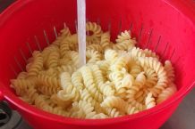 Nudeln nach dem Kochen abspülen - oder besser nicht?
