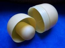 Zwei Überraschungseier - ein schönes Katzenspielzeug