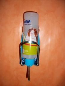 Fahrrad Trinkflaschenhalter als Nagertränke