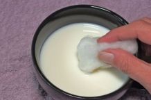 Abschminken mit Buttermilch, Öl und Zitrone