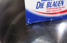 Angebranntes in Töpfen mit Gebissreiniger lösen