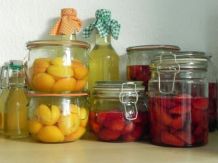 Einwecken: verschiedene Obst- und Gemüsesorten