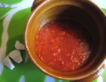 Hausgemachte Chilisauce nach Art von Harissa