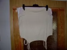 Ärmellose Shirts platzsparend im Schrank aufbewahren