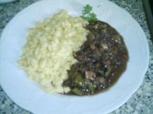 "Ragout de boef hache au vin rouge" - was für ein Titel...