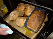 Hack im Brotteig und Brot