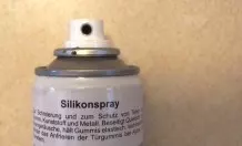 Siliconspray gegen matte Kunststoffteile
