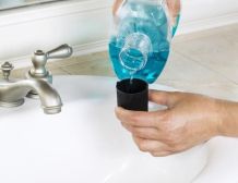 Listerine Mundspülung hilft bei Nagelpilz