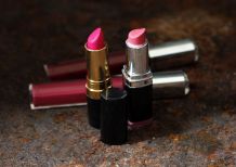 Lippenstiftkauf - Farbe testen