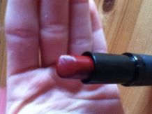 Die richtige Lippenstiftfarbe finden