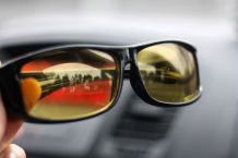 Haarsprayflecken von Brille entfernen