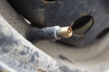 Autoventilkappe abschrauben ohne schmutzige Finger