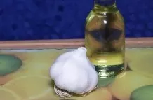Knoblauchöl selbst machen