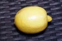 Natürlicher Zitronen- und Duftweichspüler