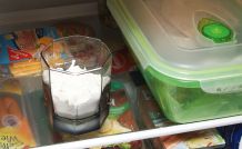 Mehl gegen Gerüche und Feuchtigkeit im Kühlschrank
