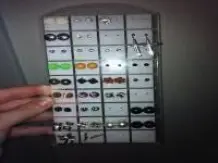 Ohrstecker übersichtlich aufbewahren